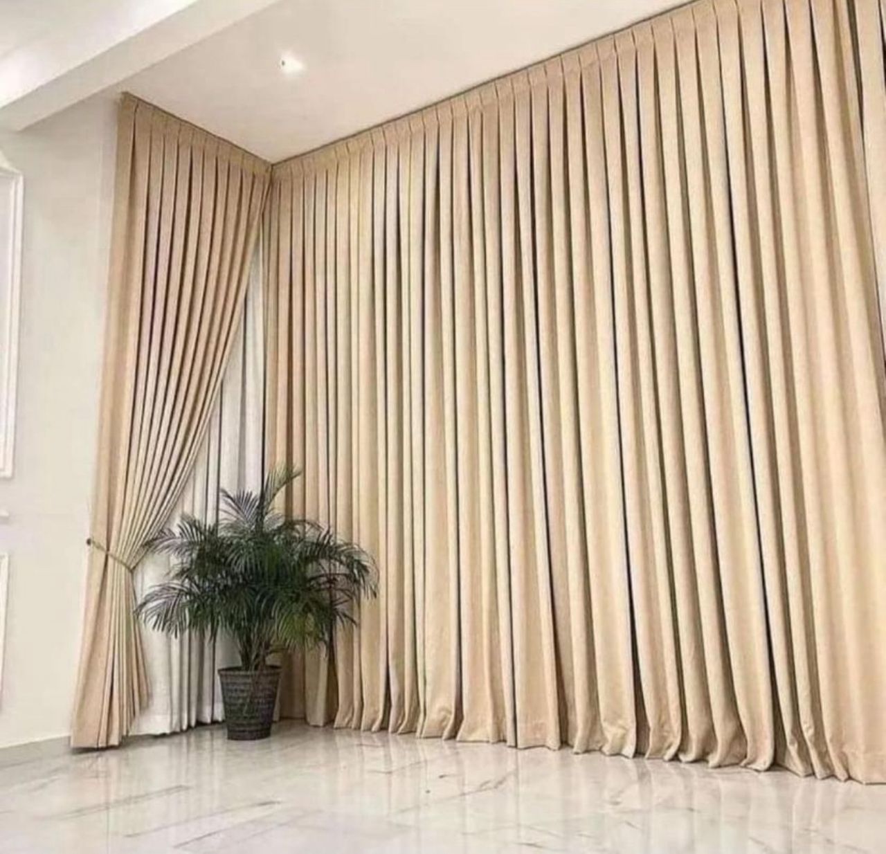 Premium curtains layout 2